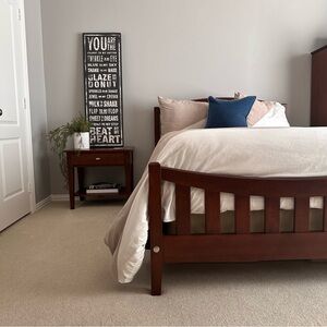 NWT - West Elm - Duvet cover w 9 pillow shams - neutral tones, diagonal p…